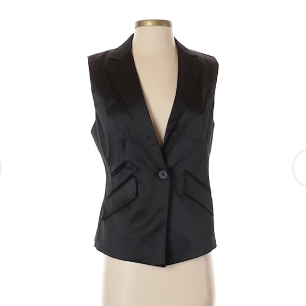 Simply. Chloe Dao. Solid Black tuxedo vest